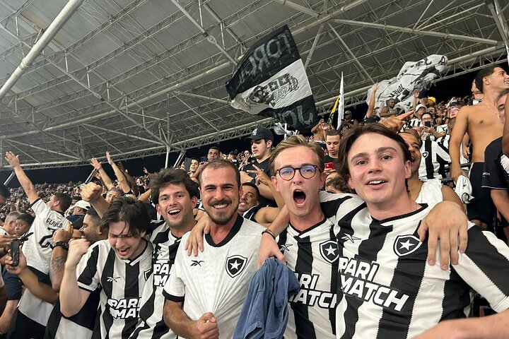 Rio de Janeiro: Join a Botafogo soccer game with transport