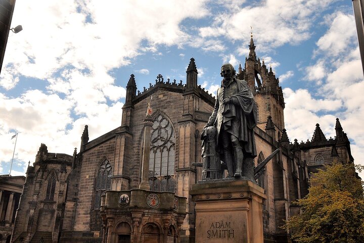 Private Edinburgh Tour with private driver and local guide