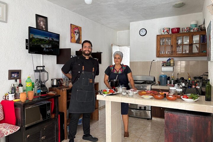 Private Authentic Mexican Cooking Class in Cancun with Alberto