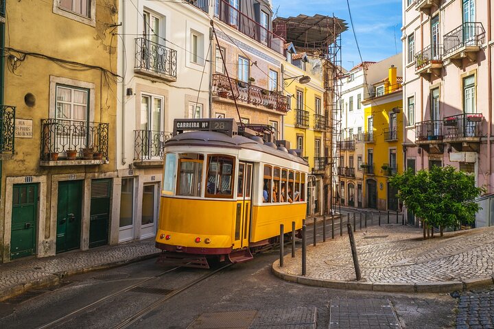 Lisbon Historic City Tour by Tuk-Tuk