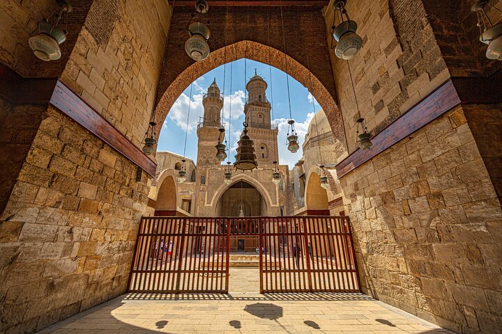 Old Cairo Guided Walking Tour, History, Culture & Street Bites