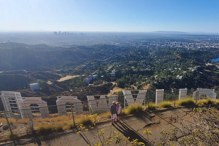 Hollywood Sign Hiking Tour to Griffith Observatory