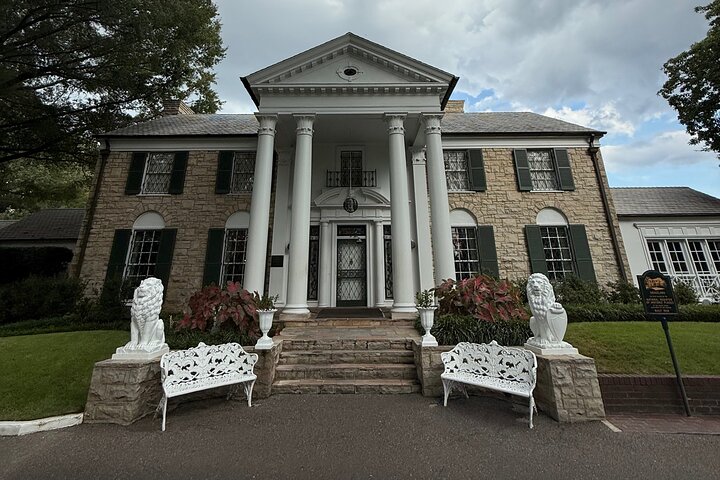 Private VIP Elvis Tour: Nashville to Memphis w/ Musician Guide