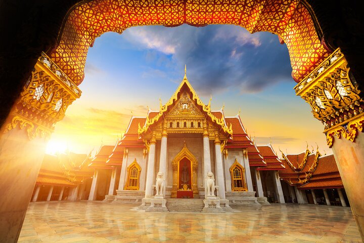 Bangkok: The Grand Palace, Wat Pho, and Wat Arun Walking Tour