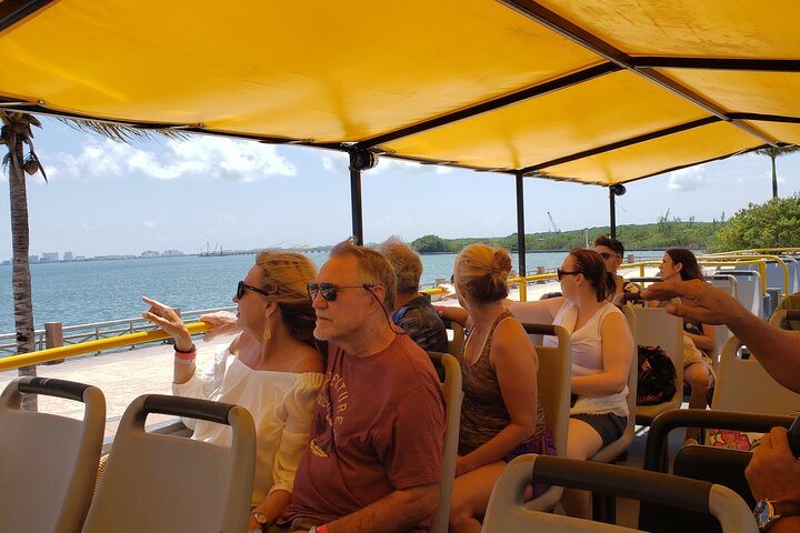 Cancun City Tour by Downtown and Turistic Hightlights on Open Bus