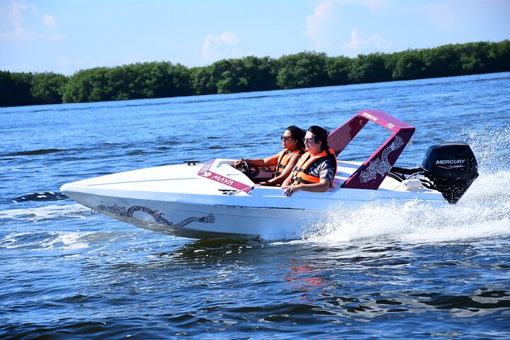 Speedboat and Snorkeling in Cancun with Mayan Ceremony & Tasting