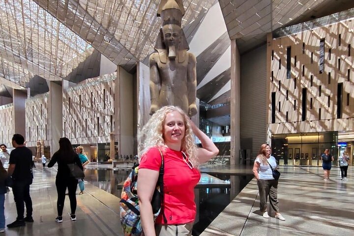 Cairo VIP Tour: Pyramids, Sphinx, Grand Egyptian Museum & Bazaar
