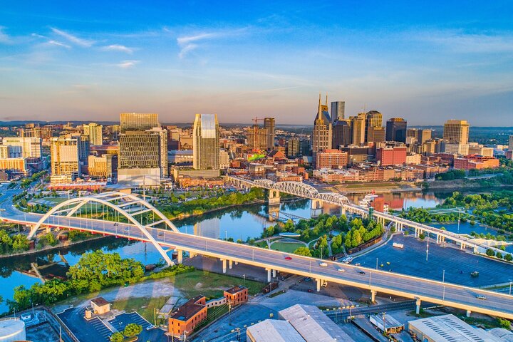 Nashville Downtown Highlights Private Guided Walking Tour