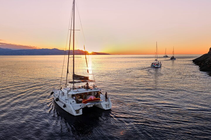 Catamaran Cruise Heraklion to Dia, Dinner, Drinks & Hotel Pickup