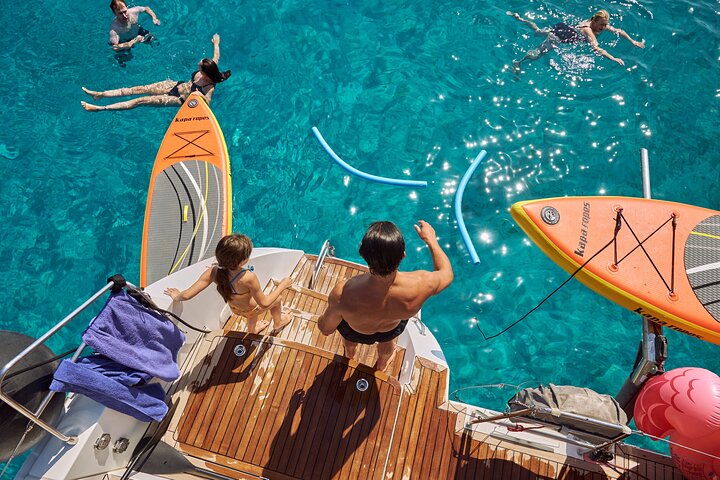 Heraklion: Catamaran Cruise to Dia with Sunset, Meal & Bar