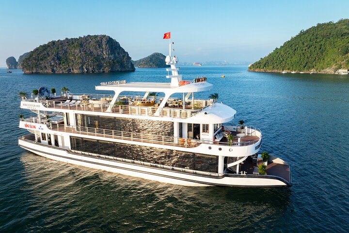 Full day Halong Bay Luxury Cruise - buffet lunch, kayak, swim.