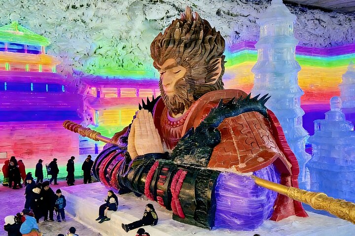 Beijing Private Tour to Badaling Ski Resort and Longqing Gorge Ice Lantern Festival