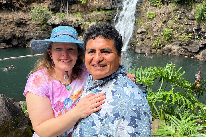 Private O'ahu Island Waterfall and Chocolate Tour