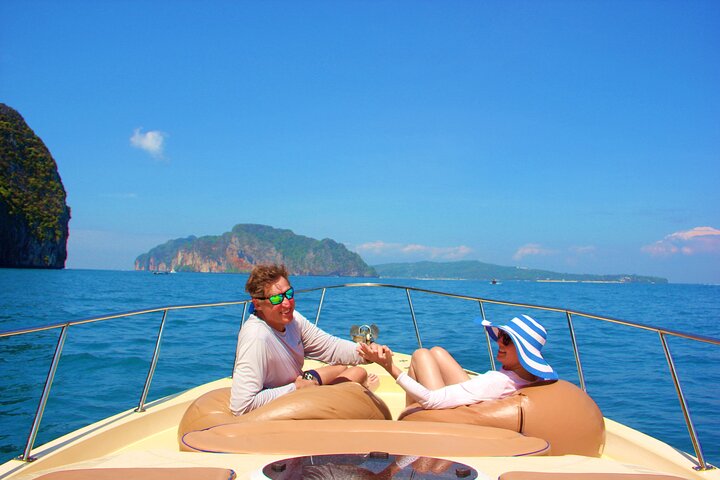 Full-Day Private Phi Phi Islands Speedboat Charter
