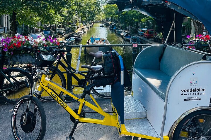 Explore Amsterdam in 75 Minutes – Pedicab Rickshaw City tour
