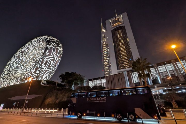 Dubai: Luxury Fine Dining Bus Tour with BUSTRONOME