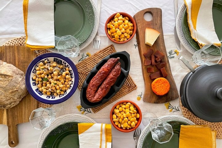 Lisbon Cooking Class in a Local Home: Cook, Eat & Taste Tradition