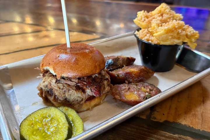 Arts District Eats: Food, Art & Culture Walking Tour in Las Vegas