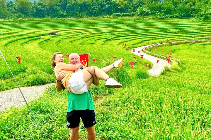From Hanoi: Pu Luong 2-Day Trekking, Rafting & Eco Lodge Stay