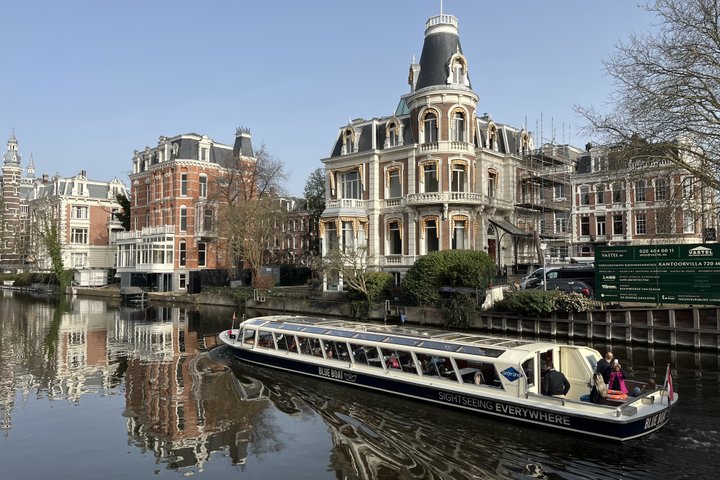 Amsterdam Layover: Walking Tour & Canal Cruise + Airport Transfer