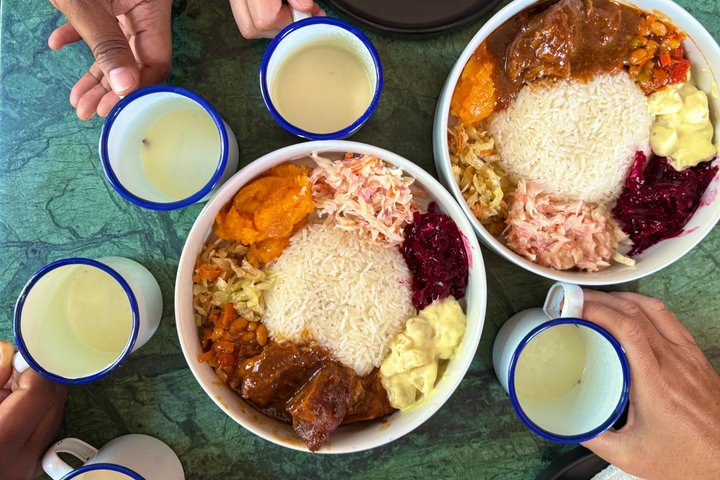 Cape Town Historic Centre Food Tour with 15 Local Dishes and Wine