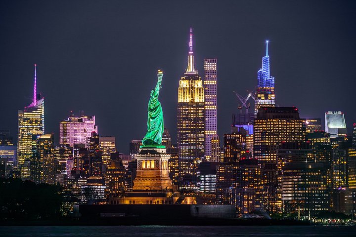 NYC at Night: Luxury Bus Tour of Top City Highlights