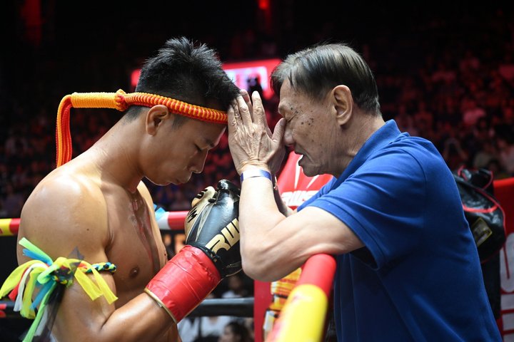 Bangkok: Live Muay Thai Boxing at Rajadamnern Stadium