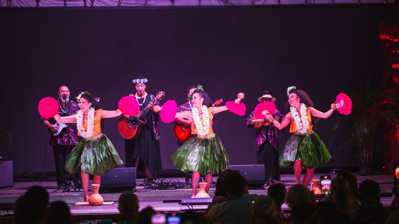 Majestic Ocean Cruise and Luau Combo