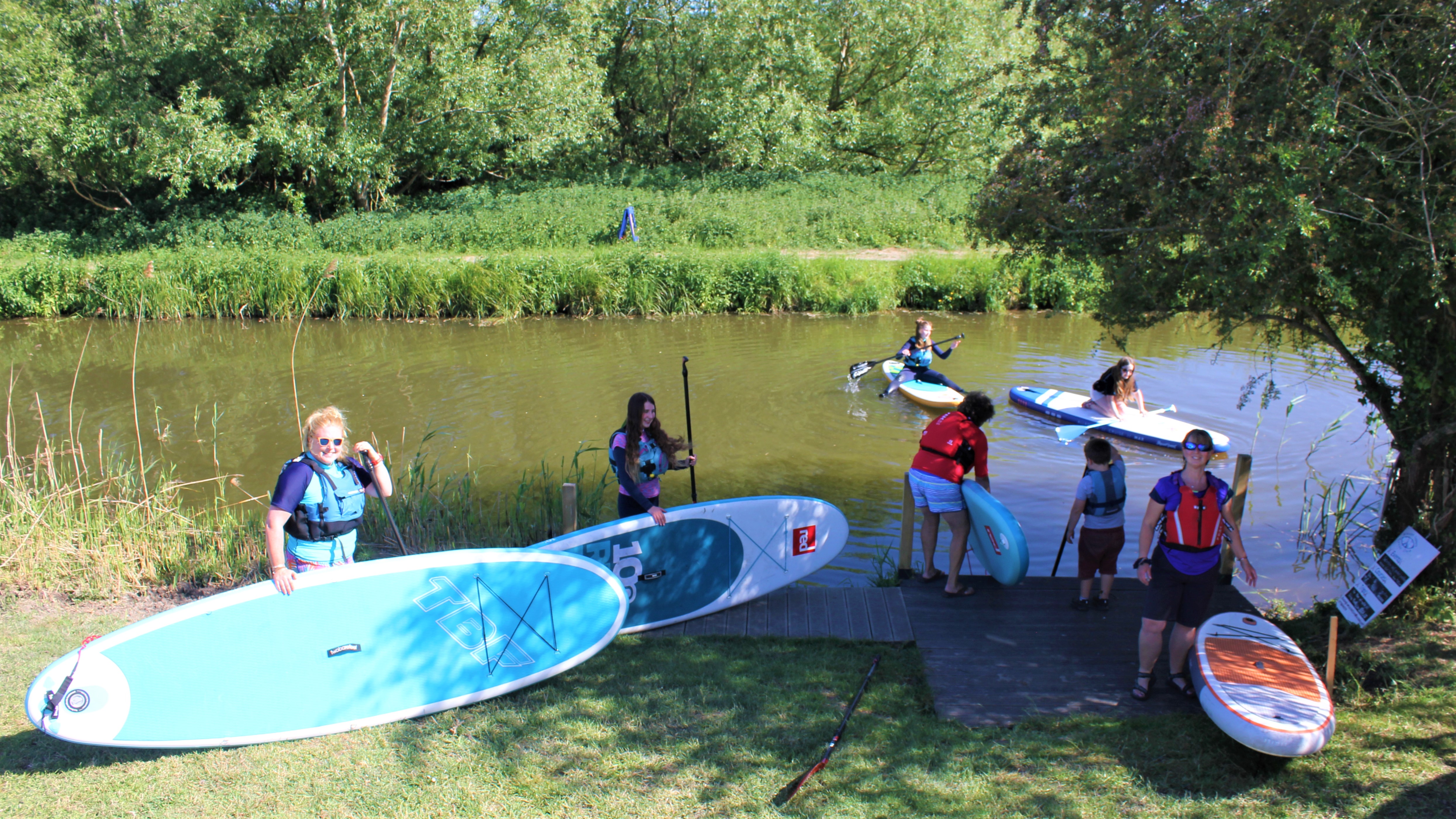 Stand up paddleboarding session